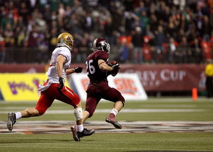 华体会登录入口-格林伍德的防守策略与球场智慧,让袋鼠队进攻更有保障,格林伍德球员